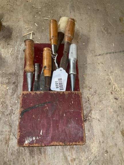 Wood chisels