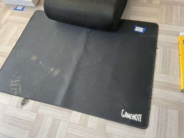 Floor gaming chair rocker and Gamenote pad