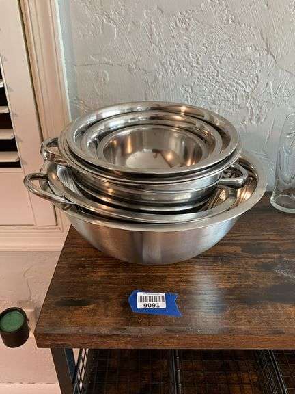 Stainless steel bowls lot