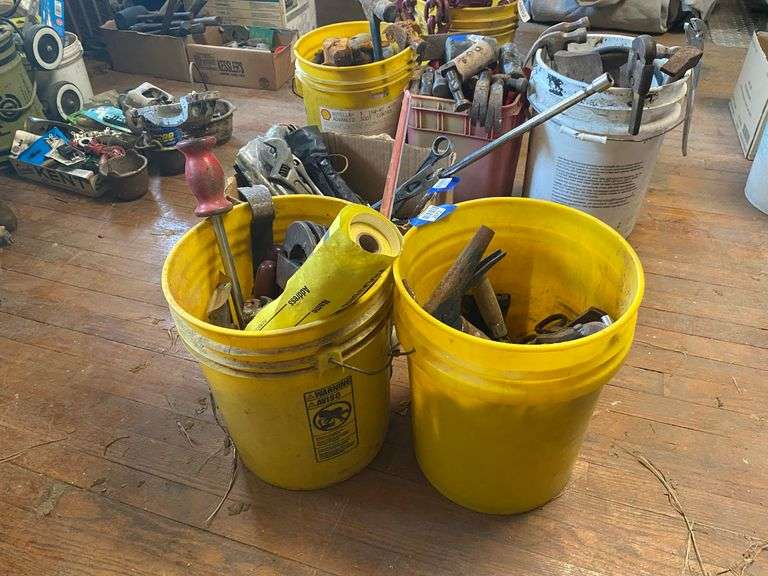 Two buckets misc tools