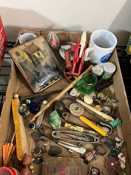 Collectibles lot: silhouette, tobacco tin, animal figures, misc