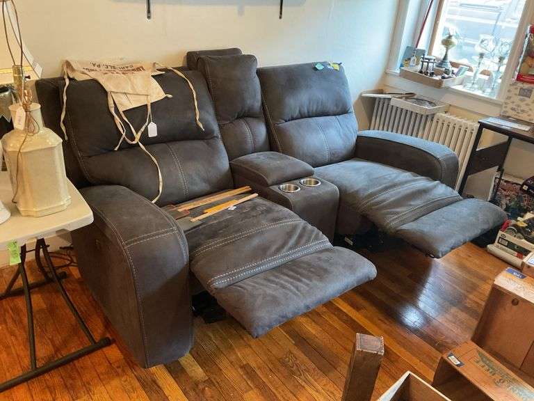 Gray double power recliner w/ central cup holders & USB jacks, 6 ft wide - no contents