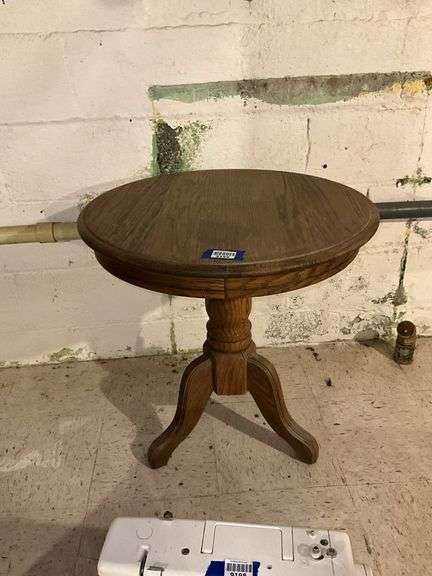 Round oak tripod table 24x24x25