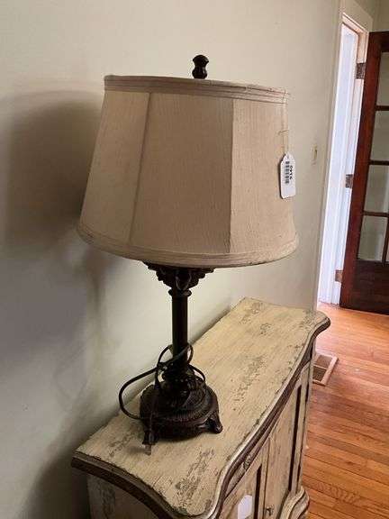Metal column base table lamp w/ fabric shade