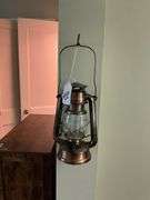 Battery power barn lantern