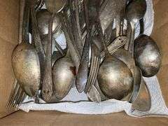 Mixed silverplated flatware