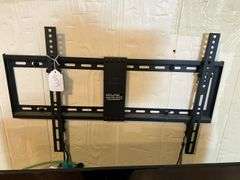 Rodu TV model: 32S327, wall mount, remotes, basket - bring tools to remove wall mount