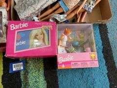 Barbie doll case w/ dolls and accessories