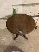 Round oak tripod table 24x24x25
