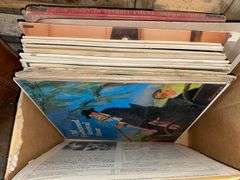 Vintage vinyl LP and 78rpm records including: Simon & Garfunkel, Trapp Family Singers