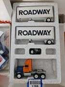 Winross Roadway double trailer truck model in box