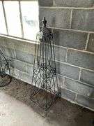 Wire garden obelisk trellis