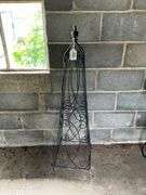 Wire garden obelisk trellis