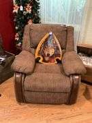Recliner w/ exposed wood trim - no contents