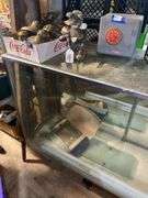 Base display case w/ mirrored sliding back doors