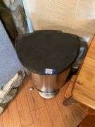 Foot pedal waste can