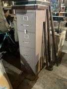 4-drawer metal file cabinet - no top contents