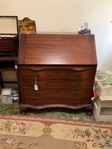 Mahogany finish slant front desk w/ serpentine drawers - drawer contents included - no top contents 36x20x41