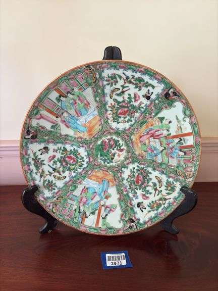 Chinese Rose Medallion plate, w/ plate rack