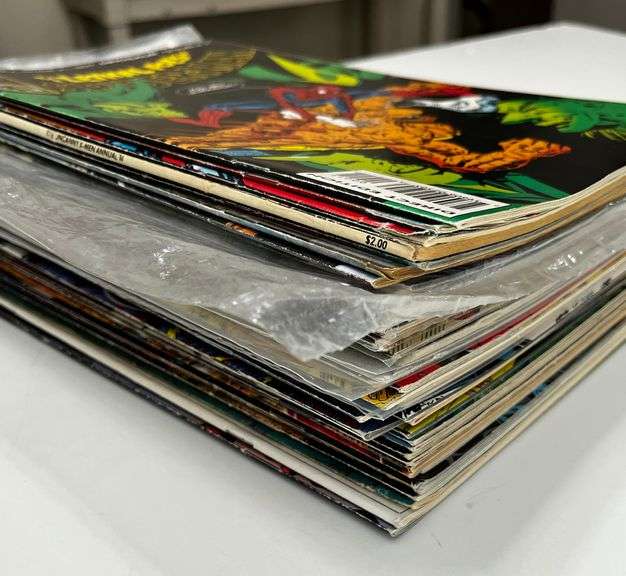 Comic book lot including: Batman, Excalibur, Spider-Man