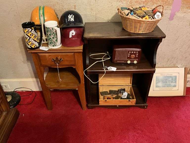 Wooden stand and wooden shelf unit - no contents 22x11x29, 15x14x26