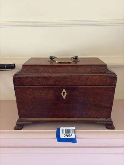 Tea caddy box w/ top handle, inlaid escutcheon, ogee bracket feet