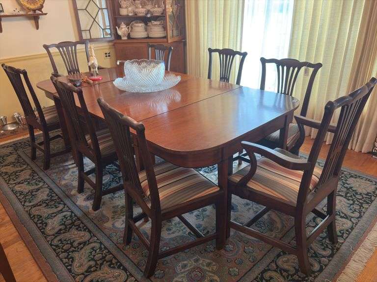 Banquet dining table w/ rounded ends, tapered legs - no contents 90x48x29