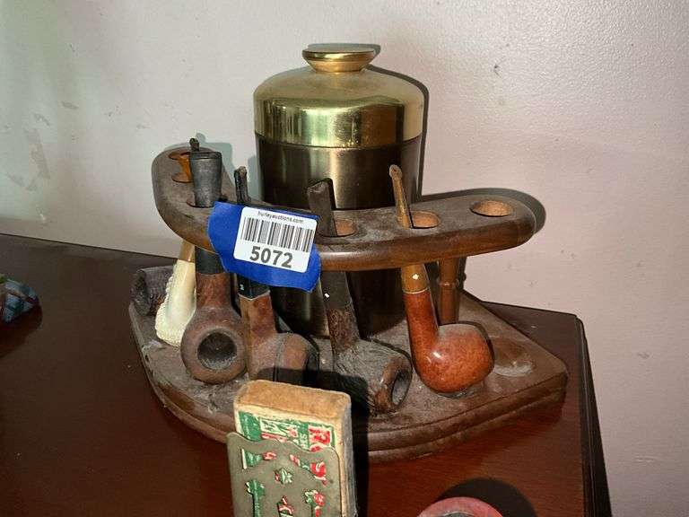 Wood/metal tobacco humidor/pipe rack w/ pipes