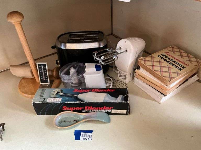 Toaster, hand mixer, hand blender, chopper, cookbooks, misc