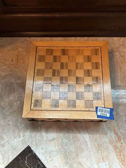 Chess set in inlaid/carved box