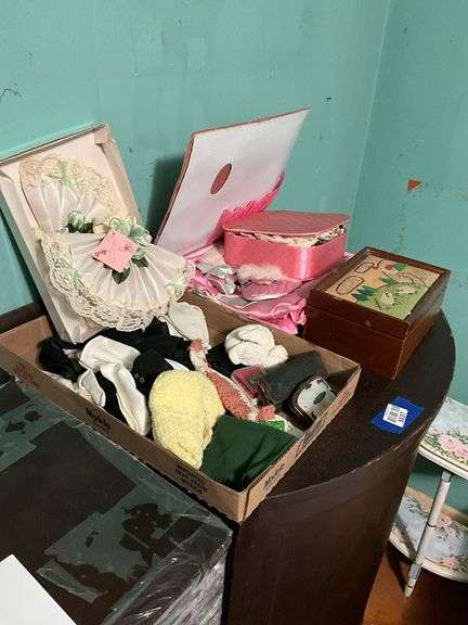 Vintage ladies hankies, lingerie set, jewelry box, misc
