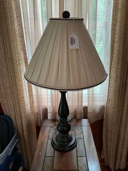 Table lamp w/ fabric shade