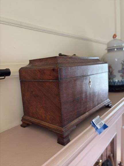 Tea caddy box w/ top handle, inlaid escutcheon, ogee bracket feet
