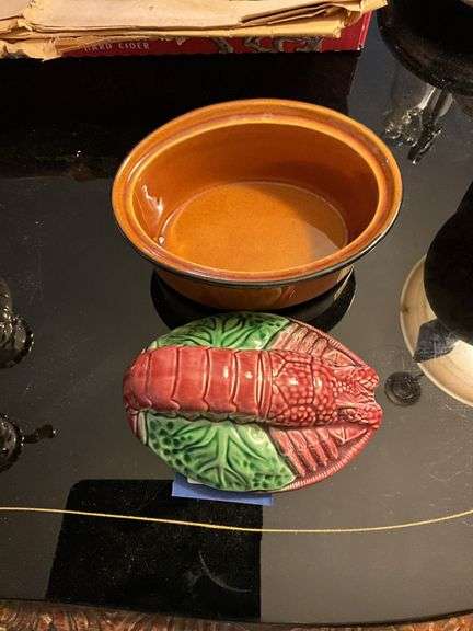 Portuguese majolica lobster covered baking dish