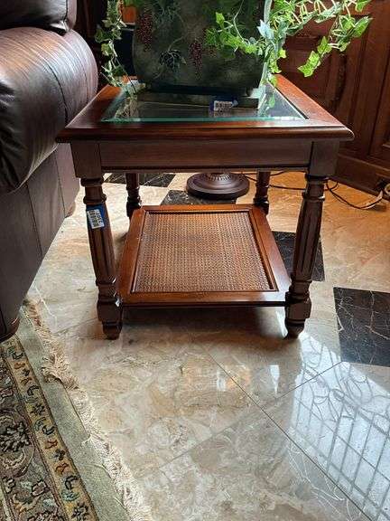 2-tier end table w/ inset beveled glass top, cane bottom shelf - no contents 21.5x26x20