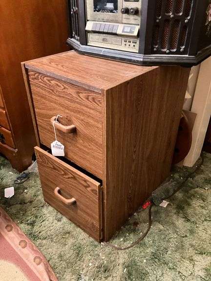 2-drawer filing cabinet - no contents 15x19.5x25
