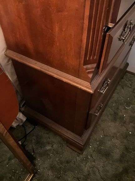 Sumter Furniture Co. chest on chest of drawers - no contents 38x19x54