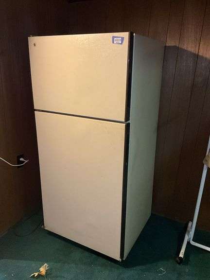 GE refrigerator/freezer model: TBXY14SMDLAD 28.5x27x61.5