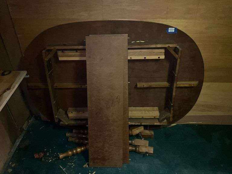 Oval extension dining table w/ two leaves - note legs are unattached