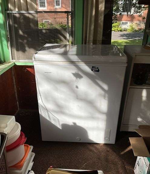 HOTPOINT chest freezer model: HHM5SM AWW 28.5x21x34