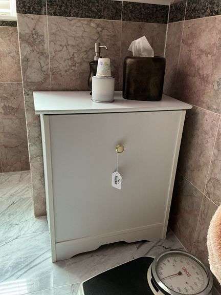 White cabinet 22x13x24
