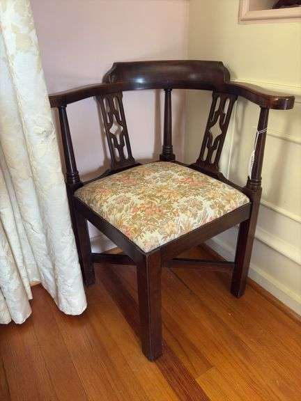 Chippendale corner chair w/ pierced back splats, tapestry seat