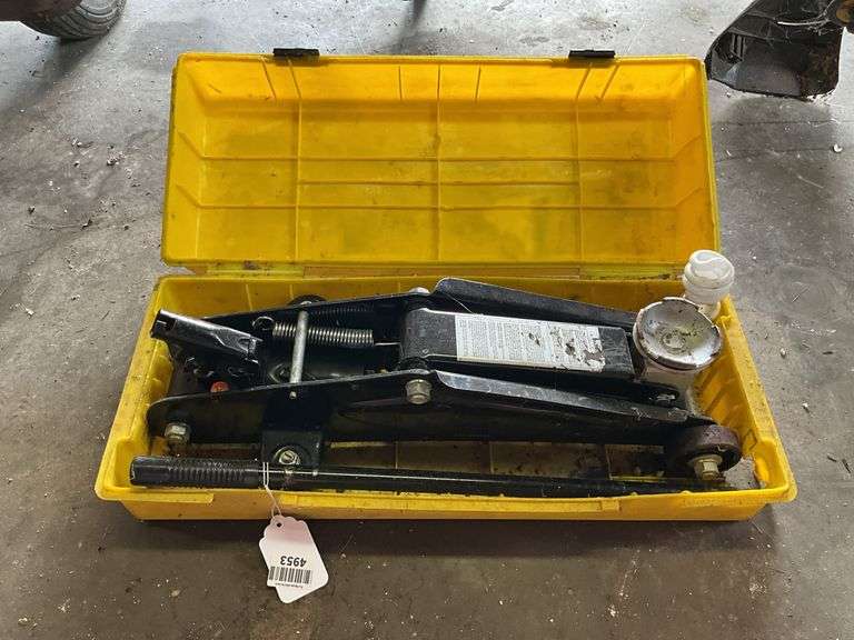 Floor jack in yellow case