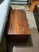 Knotty pine blanket chest w/ sawn bracket feet - w/ linens contents 32x18.5x16