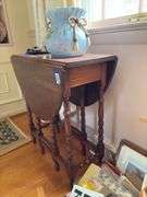 William & Mary gateleg drop leaf table - no contents 25x12x27