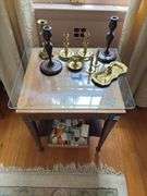 2-tier stand w/ inlaid top, and protective glass top - no contents 20x20x25