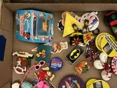 Pinback buttons, novelty pins, misc