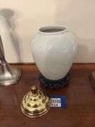 Delft MARYLAND tobacco jar w/ brass lid, wooden base