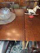 Banquet dining table w/ rounded ends, tapered legs - no contents 90x48x29