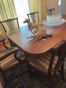 Banquet dining table w/ rounded ends, tapered legs - no contents 90x48x29